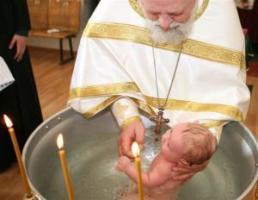 Коли хрестити немовлят?