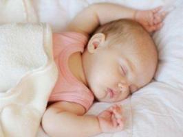 Як привчити дитину спати всю ніч?