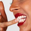 Як зробити зуби білими в домашніх умовах