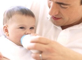 Скільки молока повинен з'їдати новонароджений?