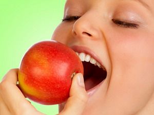 Які фрукти можна їсти при панкреатиті?
