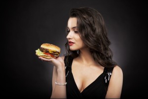 Причиною раку грудей може стати гамбургер!