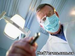 США: зубний лікар звільнив помічницю за привабливість